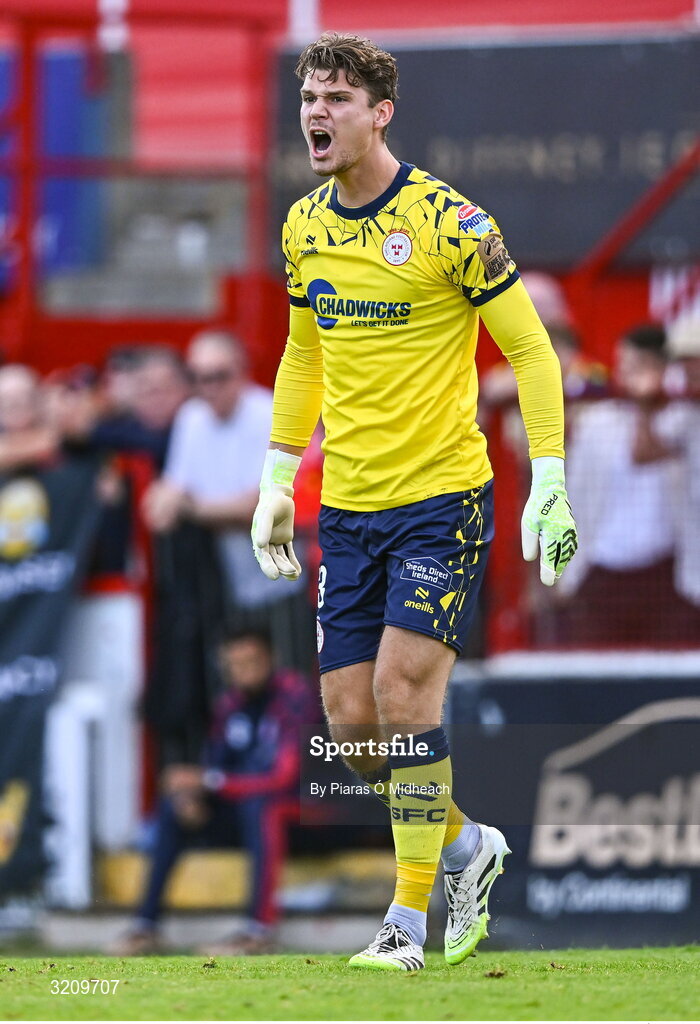 9 August 2025; Shelbourne goalkeeper Wessel Speel celebrates making a save during the SSE Airtricity Men's Premier Division match between Shelbourne and Bohemians at Tolka Park in Dublin. Photo by Piaras Ó Mídheach/Sportsfile
