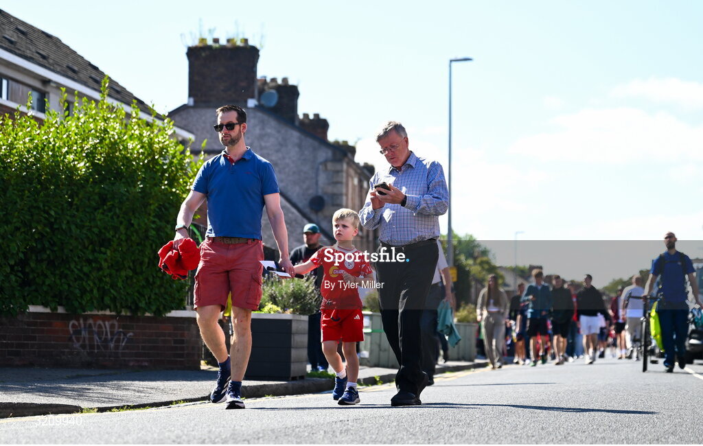 9 August 2025; Shelbourne supporters arrive before the SSE Airtricity Men's Premier Division match between Shelbourne and Bohemians at Tolka Park in Dublin. Photo by Tyler Miller/Sportsfile
