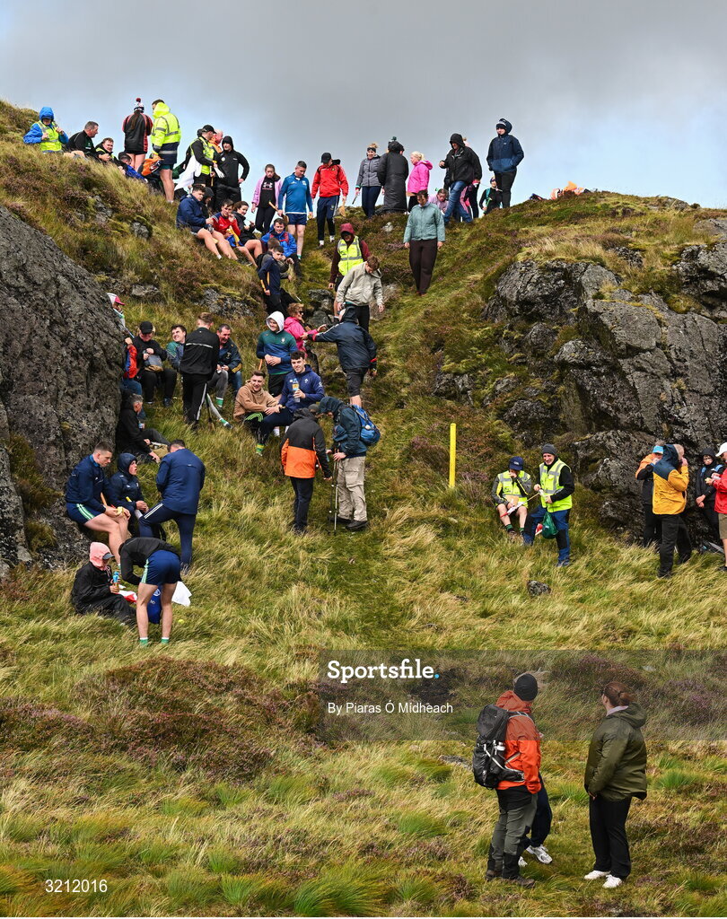 4 August 2025; Competitors and spectators stop for food during the M. Donnelly GAA Poc Fada All-Ireland Finals at Annaverna Mountain in the Cooley Peninsula, Ravensdale, Louth. Photo by Piaras Ó Mídheach/Sportsfile