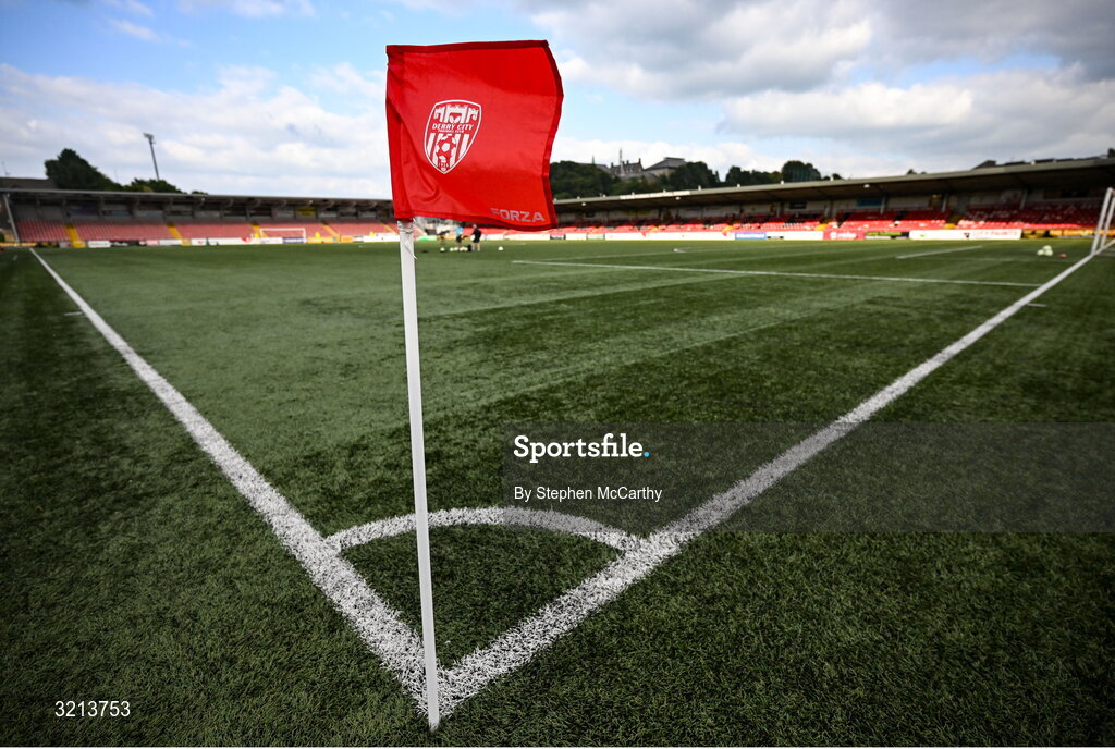 16 August 2025; A general view of a Derry City branded corner flag before the Sports Direct Men’s FAI Cup third round match between Derry City and Drogheda United at The Ryan McBride Brandywell Stadium in Derry. Photo by Stephen McCarthy/Sportsfile