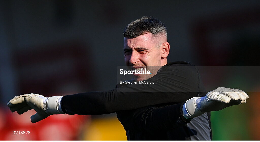 16 August 2025; Drogheda United goalkeeper Luke Dennison before the Sports Direct Men’s FAI Cup third round match between Derry City and Drogheda United at The Ryan McBride Brandywell Stadium in Derry. Photo by Stephen McCarthy/Sportsfile