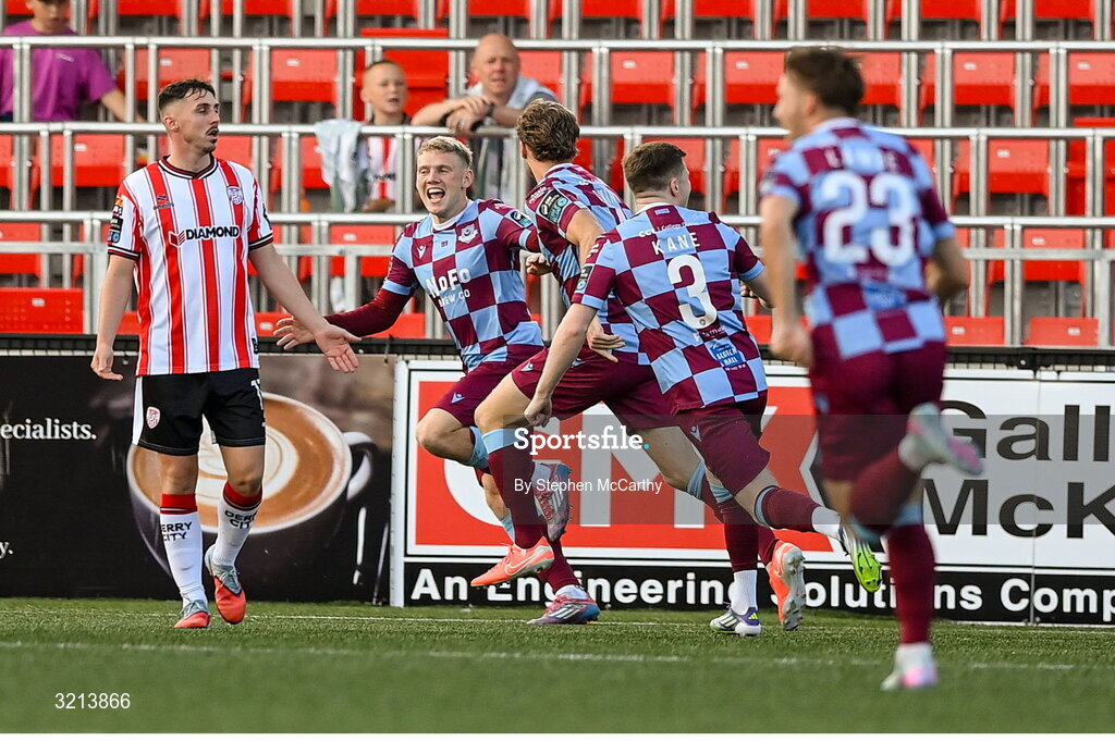 16 August 2025; Drogheda United players, from left, Josh Thomas, Andrew Quinn and Conor Kane celebrate after Andrew Quinn scored their first goal during the Sports Direct Men’s FAI Cup third round match between Derry City and Drogheda United at The Ryan McBride Brandywell Stadium in Derry. Photo by Stephen McCarthy/Sportsfile
