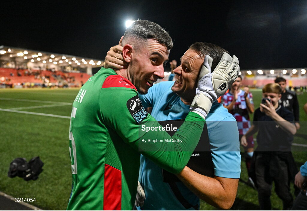16 August 2025; Drogheda United goalkeeper Luke Dennison celebrates with assistant manager Daire Doyle after the Sports Direct Men’s FAI Cup third round match between Derry City and Drogheda United at The Ryan McBride Brandywell Stadium in Derry. Photo by Stephen McCarthy/Sportsfile