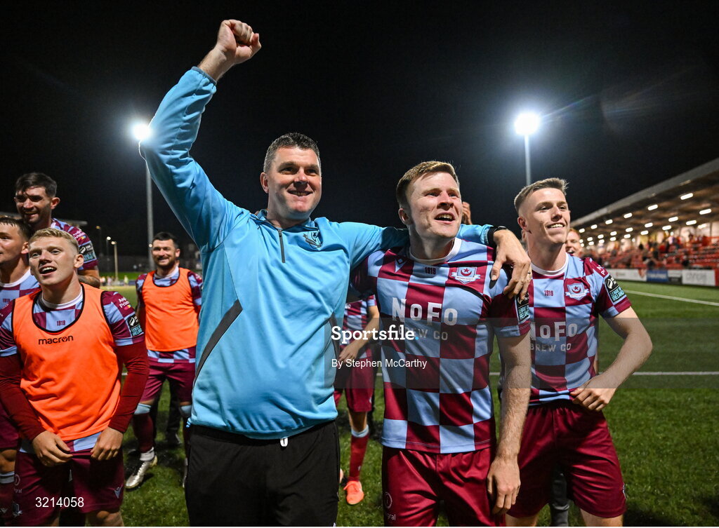 16 August 2025; Drogheda United manager Kevin Doherty celebrates with Conor Kane and Warren Davis, right, after the Sports Direct Men’s FAI Cup third round match between Derry City and Drogheda United at The Ryan McBride Brandywell Stadium in Derry. Photo by Stephen McCarthy/Sportsfile