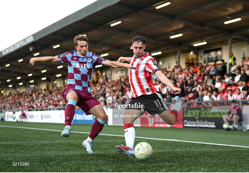 16 August 2025; Gavin Whyte of Derry City in action against Owen Lambe of Drogheda United during the Sports Direct Men’s FAI Cup third round match between Derry City and Drogheda United at The Ryan McBride Brandywell Stadium in Derry. Photo by Stephen McCarthy/Sportsfile