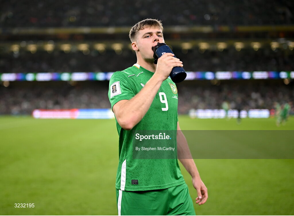 6 September 2025; Evan Ferguson of Republic of Ireland takes a drink before during the FIFA World Cup 2026 Group F qualifying match between Republic of Ireland and Hungary at the Aviva Stadium in Dublin. Photo by Stephen McCarthy/Sportsfile
