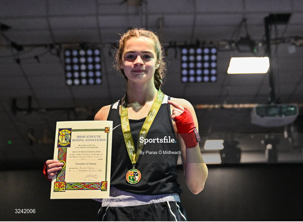 19 September 2025; Aleigha Murphy of Ballybrack BC Dublin celebrates after defeating Carly O’Herron of Rochfordbridge BC Westmeath during their 52kg bout at the 2025 IABA National U17 Championship Finals at the National Boxing Stadium in Dublin. Photo by Piaras Ó Mídheach/Sportsfile
