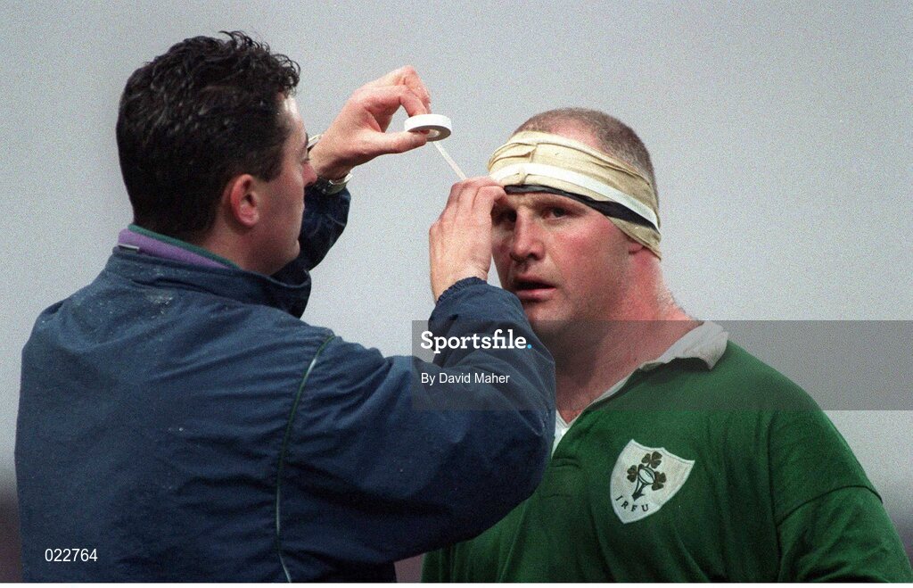 13 November 1993; Gary Halpin, Ireland. International Friendly, Ireland v Romania, Lansdowne Road, Dublin. Picture Credit: David Maher / SPORTSFILE