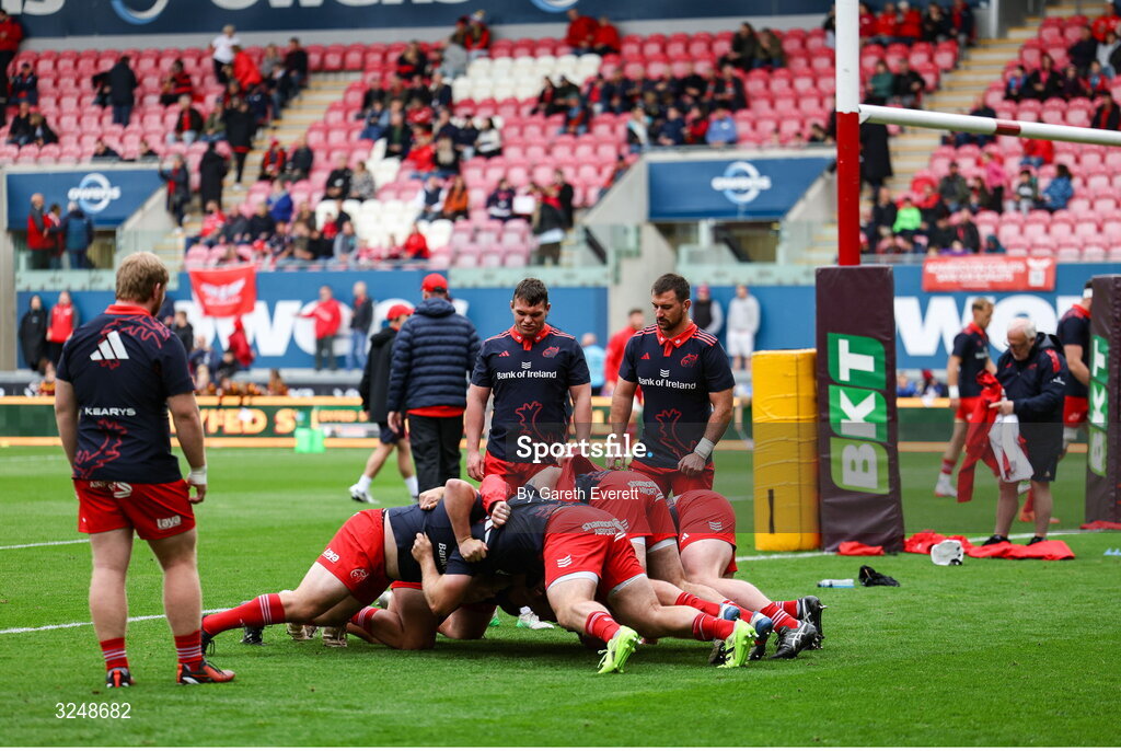 27 September 2025; Munster warm up ahead of the United Rugby Championship match between Scarlets and Munster at Parc Y Scarlets in Llanelli, Wales. Photo by Gareth Everett/Sportsfile