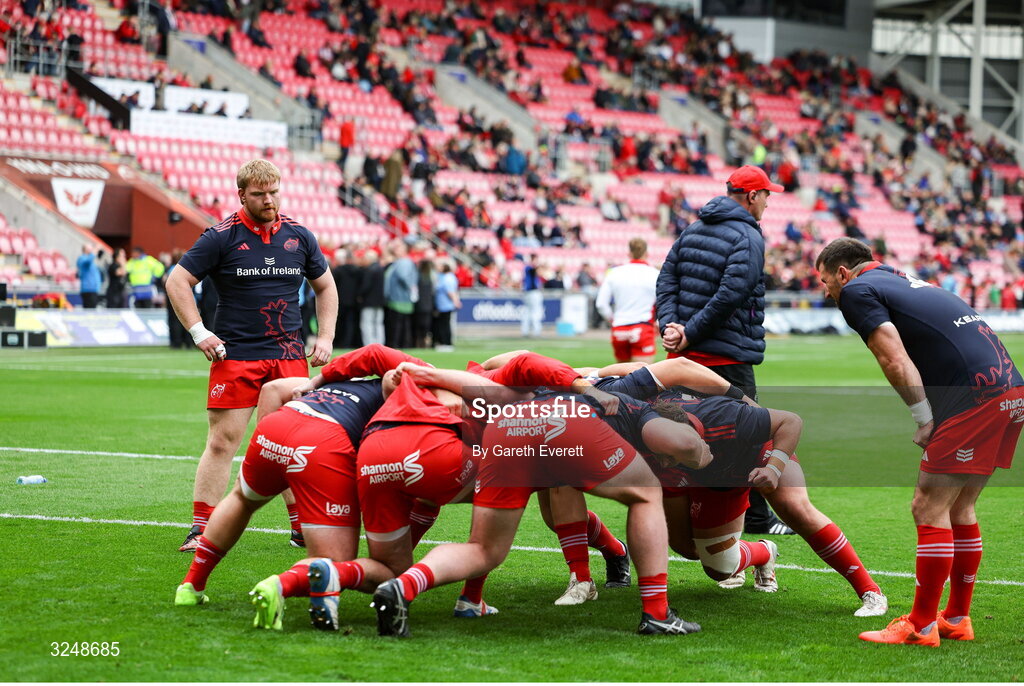 27 September 2025; Munster warm up ahead of the United Rugby Championship match between Scarlets and Munster at Parc Y Scarlets in Llanelli, Wales. Photo by Gareth Everett/Sportsfile