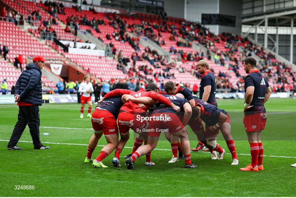27 September 2025; Munster warm up ahead of the United Rugby Championship match between Scarlets and Munster at Parc Y Scarlets in Llanelli, Wales. Photo by Gareth Everett/Sportsfile