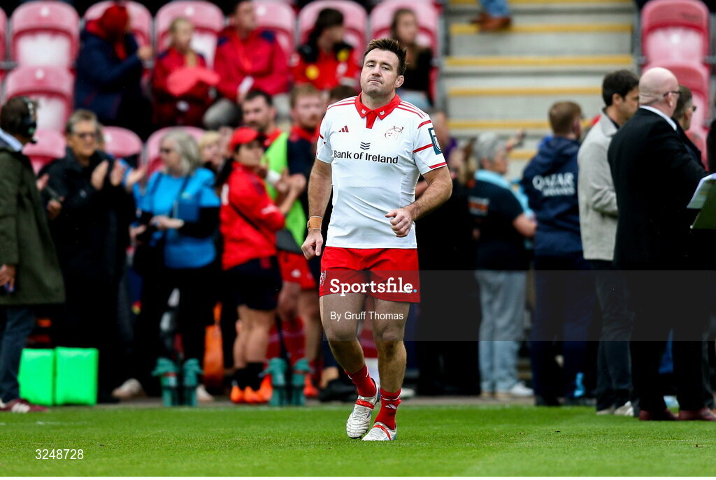 27 September 2025; Niall Scannell of Munster runs on to the pitch at the start of the United Rugby Championship match between Scarlets and Munster at Parc Y Scarlets in Llanelli, Wales. Photo by Gruff Thomas/Sportsfile