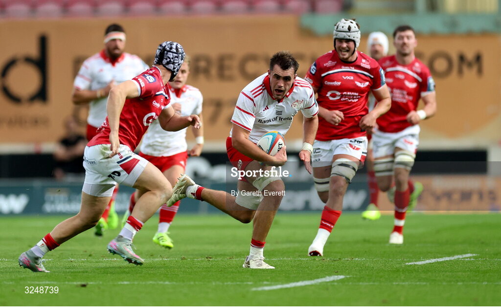 27 September 2025; Brian Gleeson of Munster makes a break during the United Rugby Championship match between Scarlets and Munster at Parc Y Scarlets in Llanelli, Wales. Photo by Gareth Everett/Sportsfile