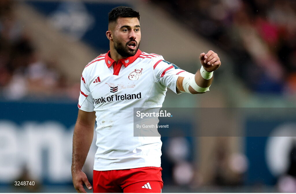 27 September 2025; Dan Kelly of Munster during the United Rugby Championship match between Scarlets and Munster at Parc Y Scarlets in Llanelli, Wales. Photo by Gareth Everett/Sportsfile