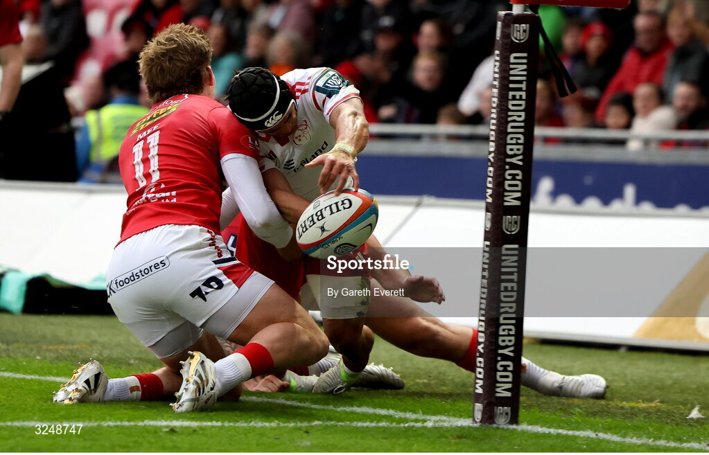 27 September 2025; Thaakir Abrahams of Munster is forced into touch short of the try-line during the United Rugby Championship match between Scarlets and Munster at Parc Y Scarlets in Llanelli, Wales. Photo by Gareth Everett/Sportsfile