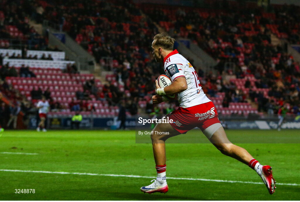 27 September 2025; Mike Haley of Munster scores a try during the United Rugby Championship match between Scarlets and Munster at Parc Y Scarlets in Llanelli, Wales. Photo by Gruff Thomas/Sportsfile