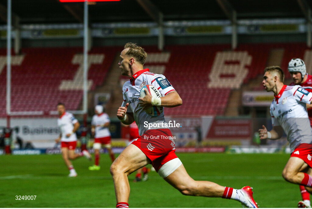 27 September 2025; Mike Haley of Munster scores a try during the United Rugby Championship match between Scarlets and Munster at Parc Y Scarlets in Llanelli, Wales. Photo by Gruff Thomas/Sportsfile