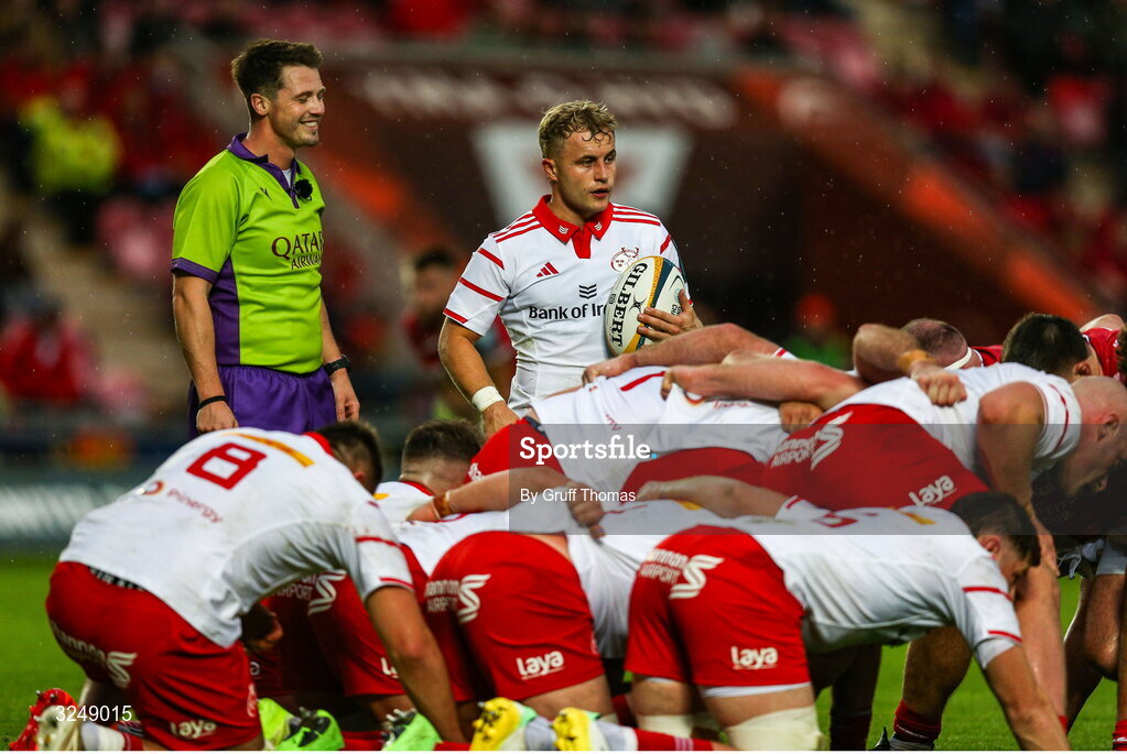 27 September 2025; Craig Casey of Munster prepares to put the ball into scrum during the United Rugby Championship match between Scarlets and Munster at Parc Y Scarlets in Llanelli, Wales. Photo by Gruff Thomas/Sportsfile