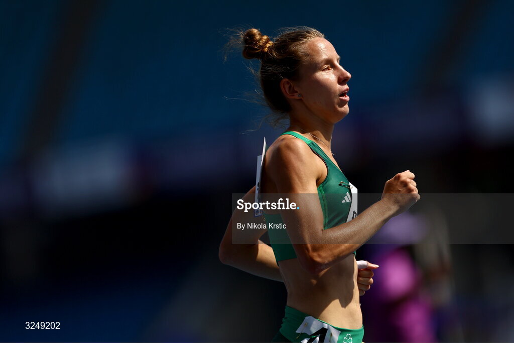 28 September 2025; Greta Streimikyte of team Ireland on her way to winning Gold in the Women's 1500m T13 final during day three of the New Delhi 2025 World Para Athletics Championships at JLN Stadium in New Delhi, India. Photo by Nikola Krstic/Sportsfile