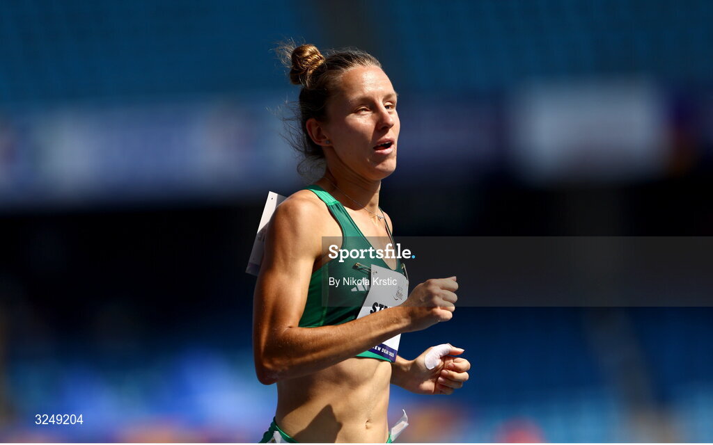 28 September 2025; Greta Streimikyte of team Ireland on her way to winning Gold in the Women's 1500m T13 final during day three of the New Delhi 2025 World Para Athletics Championships at JLN Stadium in New Delhi, India. Photo by Nikola Krstic/Sportsfile