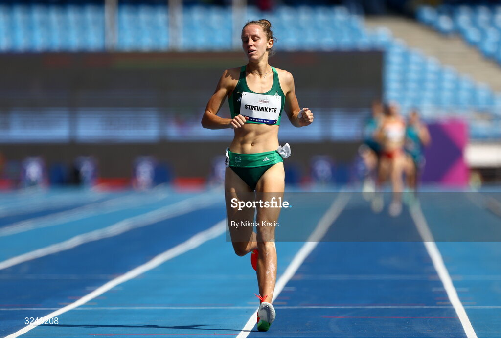 28 September 2025; Greta Streimikyte of team Ireland on her way to winning Gold in the Women's 1500m T13 final during day three of the New Delhi 2025 World Para Athletics Championships at JLN Stadium in New Delhi, India. Photo by Nikola Krstic/Sportsfile