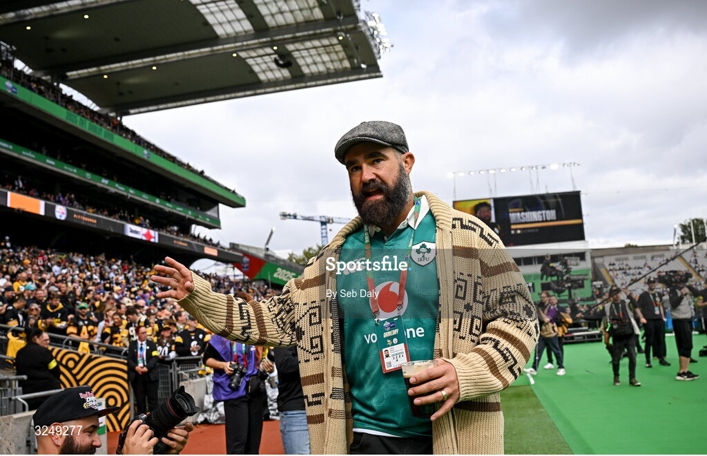 28 September 2025; Jason Kelce during the 2025 NFL International Game between the Pittsburgh Steelers and the Minnesota Vikings at Croke Park in Dublin. Photo by Seb Daly/Sportsfile