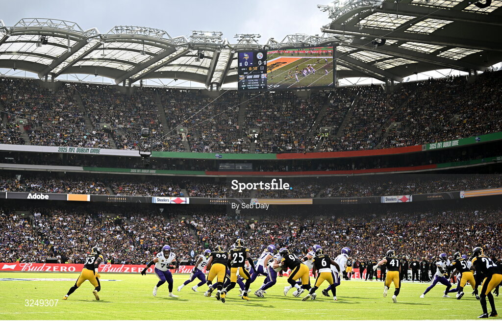 28 September 2025; A general view of action during the 2025 NFL International Game between the Pittsburgh Steelers and the Minnesota Vikings at Croke Park in Dublin. Photo by Seb Daly/Sportsfile