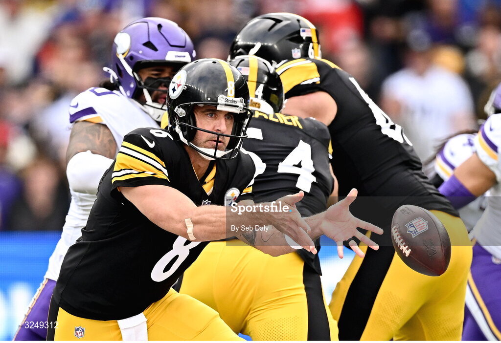 28 September 2025; Pittsburgh Steelers Quarterback Aaron Rodgers #8 during the 2025 NFL International Game between the Pittsburgh Steelers and the Minnesota Vikings at Croke Park in Dublin. Photo by Seb Daly/Sportsfile
