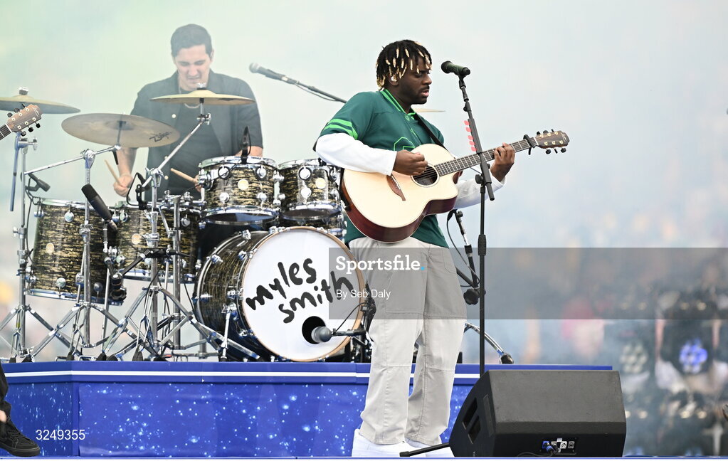 28 September 2025; Artist Myles Smith performs during the halftime show during the 2025 NFL International Game between the Pittsburgh Steelers and the Minnesota Vikings at Croke Park in Dublin. Photo by Seb Daly/Sportsfile
