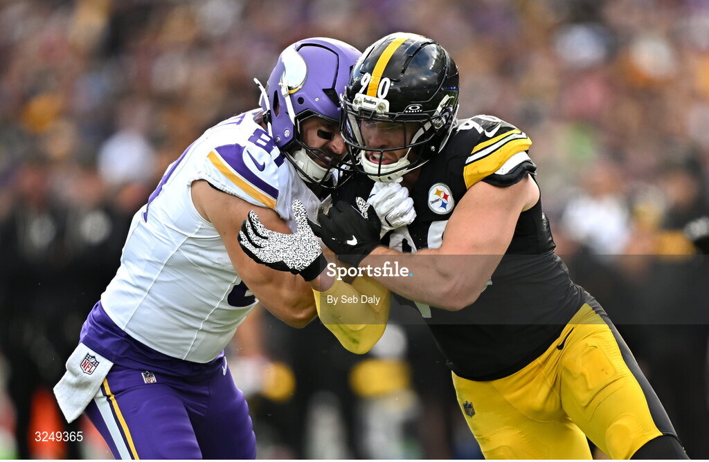 28 September 2025; Tight end Nick Vannett #81 of Minnesota Vikings in action against Linebacker TJ Watt #90 of Pittsburgh Steelers during the 2025 NFL International Game between the Pittsburgh Steelers and the Minnesota Vikings at Croke Park in Dublin. Photo by Seb Daly/Sportsfile