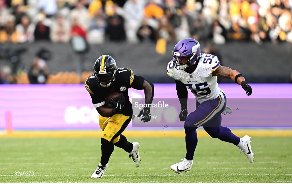 28 September 2025; Running back Kenneth Gainwell #14 of Pittsburgh Steelers in action against Linebacker Eric Wilson #55 of Minnesota Vikings during the 2025 NFL International Game between the Pittsburgh Steelers and the Minnesota Vikings at Croke Park in Dublin. Photo by Seb Daly/Sportsfile