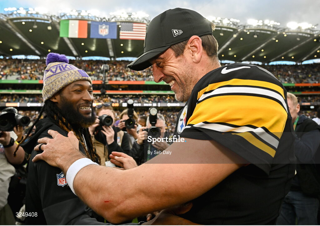 28 September 2025; Quarterback Aaron Rodgers #8 of Pittsburgh Steelers and Running back Aaron Jones Sr #33 of Minnesota Vikings after the 2025 NFL International Game between the Pittsburgh Steelers and the Minnesota Vikings at Croke Park in Dublin. Photo by Seb Daly/Sportsfile