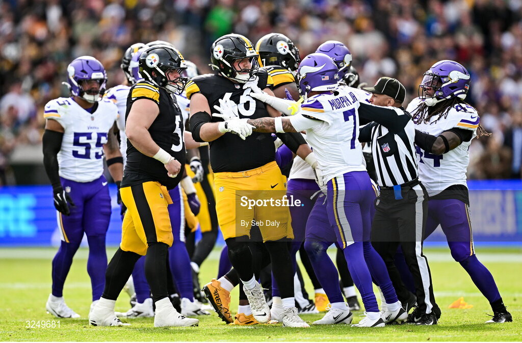 28 September 2025; Offensive lineman Mason McCormick #66 of Pittsburgh Steelers and Cornerback Byron Murphy Jr #7 of Minnesota Vikings tussle during the 2025 NFL International Game between the Pittsburgh Steelers and the Minnesota Vikings at Croke Park in Dublin. Photo by Seb Daly/Sportsfile