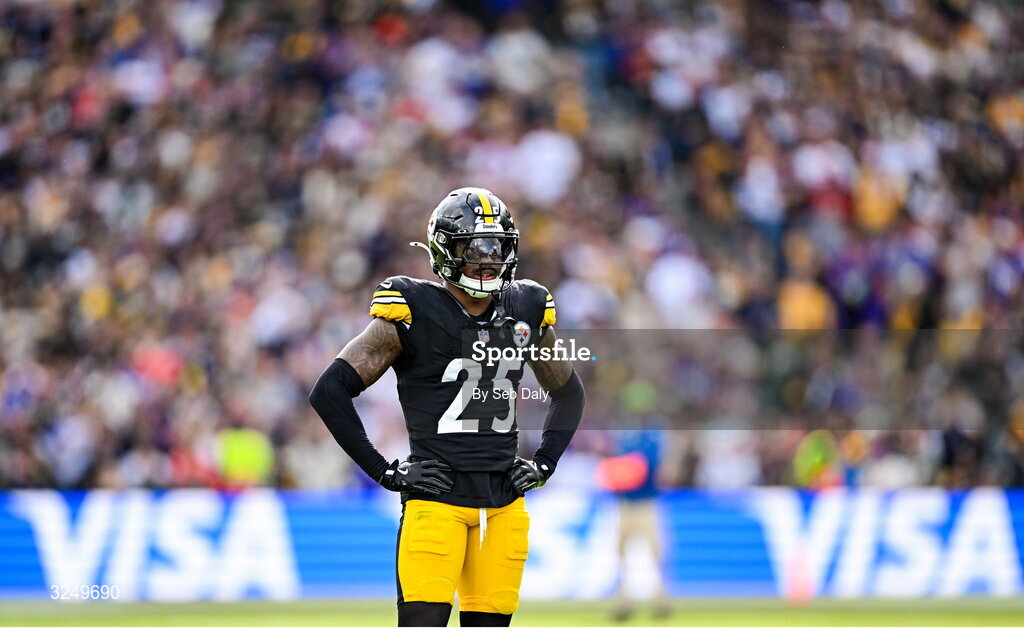 28 September 2025; Safety DeShon Elliott #25 of Pittsburgh Steelers during the 2025 NFL International Game between the Pittsburgh Steelers and the Minnesota Vikings at Croke Park in Dublin. Photo by Seb Daly/Sportsfile