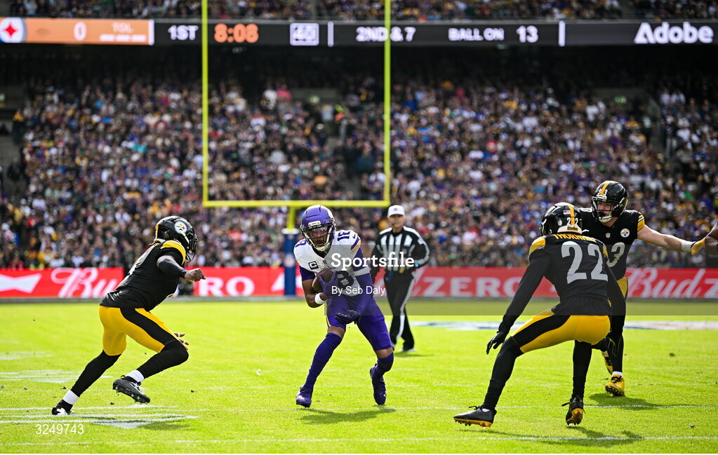 28 September 2025; Minnesota Vikings wide receiver Justin Jefferson #18 of Minnesota Vikings during the 2025 NFL International Game between the Pittsburgh Steelers and the Minnesota Vikings at Croke Park in Dublin. Photo by Seb Daly/Sportsfile