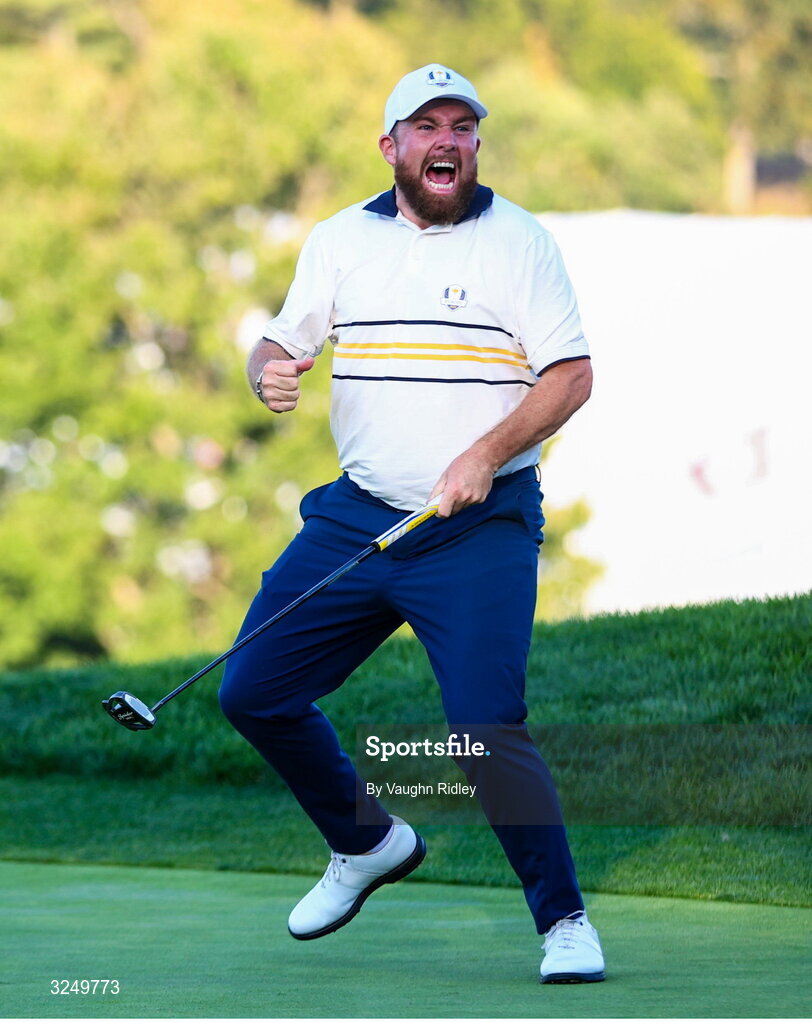 28 September 2025; Shane Lowry of Europe celebrates on the 18th green during the singles matches on day three of the 2025 Ryder Cup at Black Course at Bethpage State Park Golf Course in Farmingdale, New York, USA. Photo by Vaughn Ridley/Sportsfile