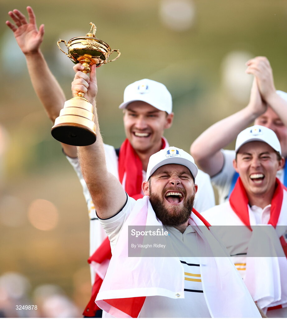 28 September 2025; Tyrrell Hatton of Team Europe lifts the Ryder Cup on day three of the 2025 Ryder Cup at Black Course at Bethpage State Park Golf Course in Farmingdale, New York, USA. Photo by Vaughn Ridley/Sportsfile
