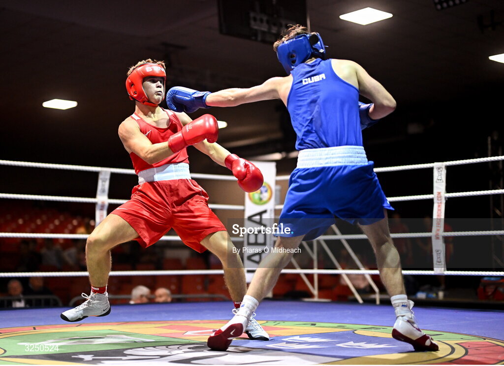 19 September 2025; Kai Dynes of Immaculata ABC Belfast, left, in action against Darren O’Toole of Jobstown BC Dublin during their 66kg bout at the 2025 IABA National U17 Championship Finals at the National Boxing Stadium in Dublin. Photo by Piaras Ó Mídheach/Sportsfile