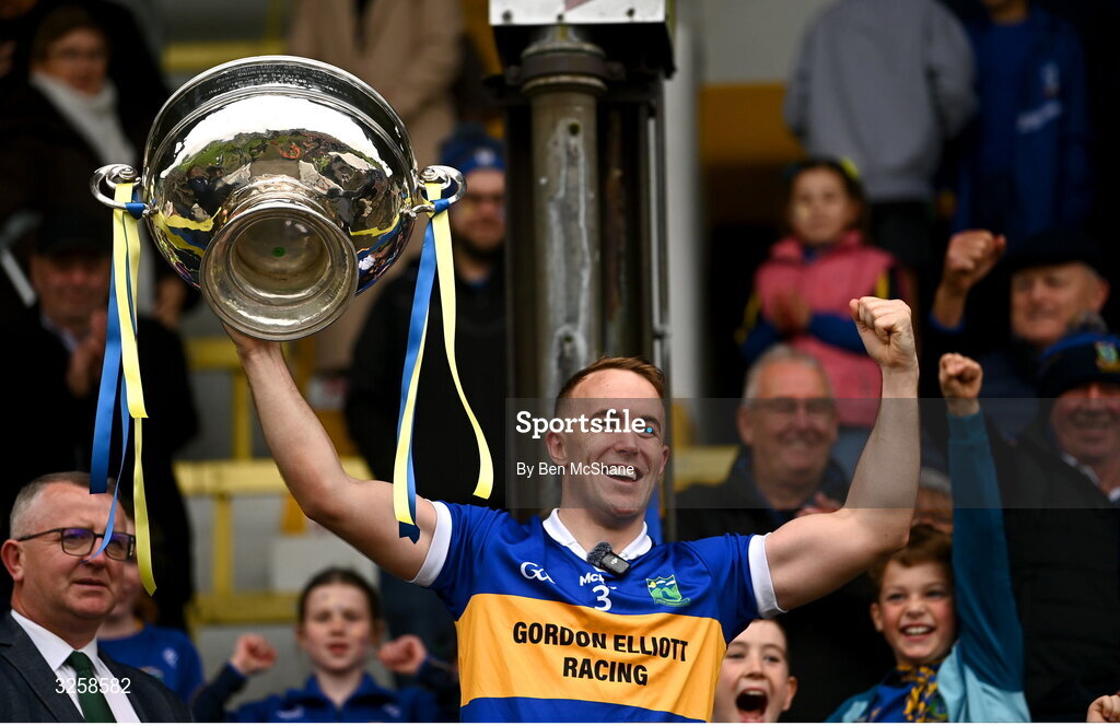 12 October 2025; Summerhill captain Ronan Ryan lifts the cup after the Meath County Senior Club Football Championship final match between Ratoath and Summerhill at Páirc Tailteann in Navan, Meath. Photo by Ben McShane/Sportsfile