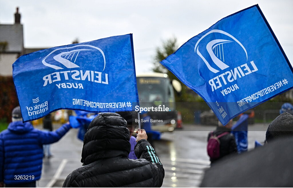 18 October 2025; Leinster supporters wave flags as the team bus arrives before the United Rugby Championship match between Leinster and Munster at Croke Park in Dublin. Photo by Sam Barnes/Sportsfile
