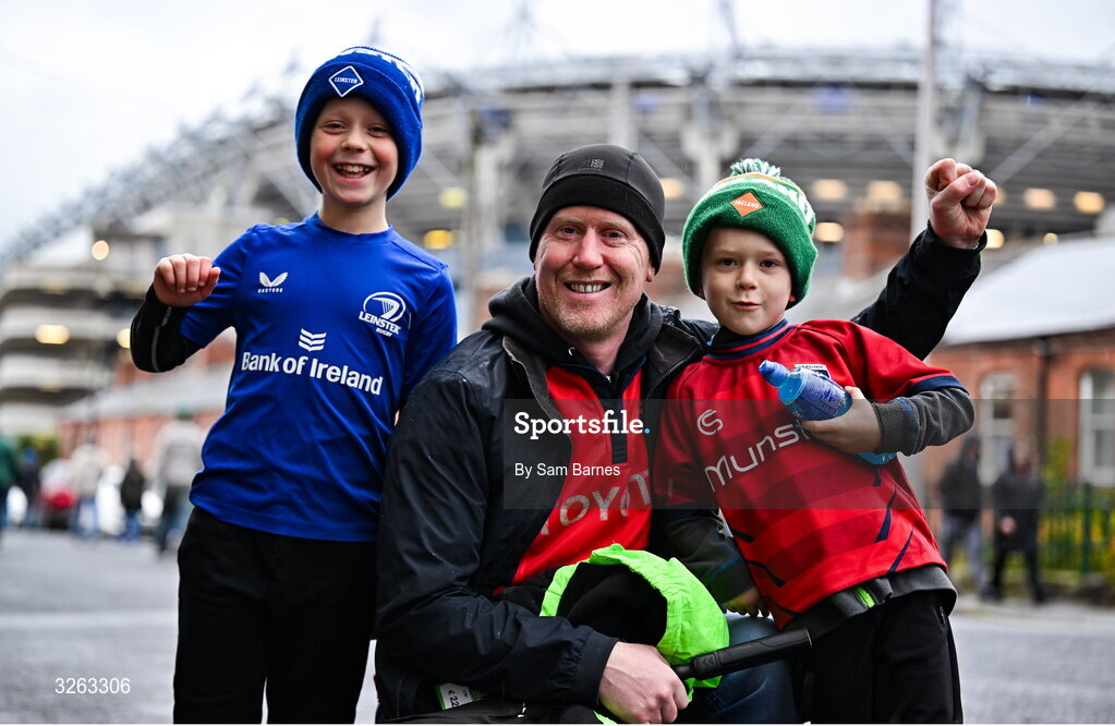 18 October 2025; Roger Young with his sons, Munster supporter, Alex Young, aged 6, and Leinster supporter Leo Young, aged 9, from Sandyford, Dublin, before the United Rugby Championship match between Leinster and Munster at Croke Park in Dublin. Photo by Sam Barnes/Sportsfile