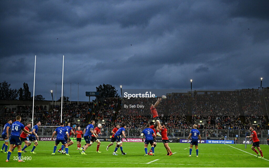 18 October 2025; Jack O’Donoghue of Munster takes possession in a line-out during the United Rugby Championship match between Leinster and Munster at Croke Park in Dublin. Photo by Seb Daly/Sportsfile