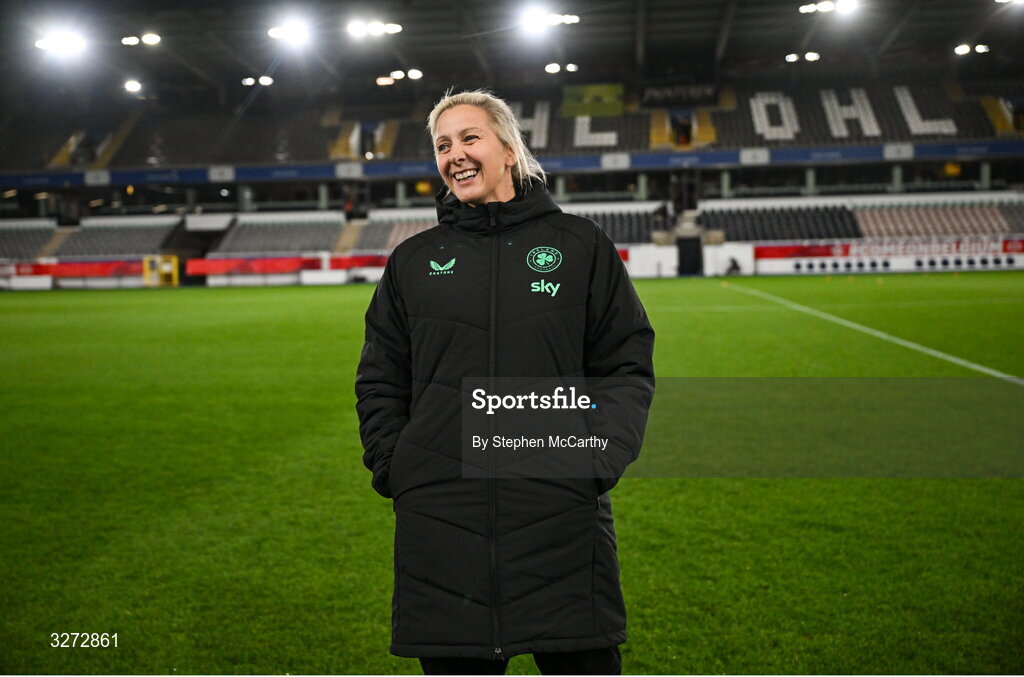28 October 2025; Republic of Ireland head coach Carla Ward before the UEFA Women's Nations League A/B promotion/relegation play-off second leg match between Belgium and Republic of Ireland at The King Power At Den Dreef Stadium in Leuven, Belgium. Photo by Stephen McCarthy/Sportsfile