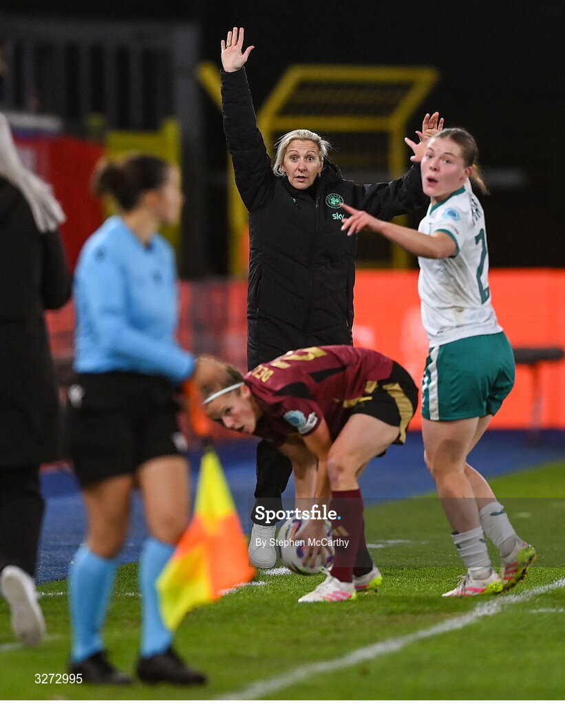 28 October 2025; Republic of Ireland head coach Carla Ward during the UEFA Women's Nations League A/B promotion/relegation play-off second leg match between Belgium and Republic of Ireland at The King Power At Den Dreef Stadium in Leuven, Belgium. Photo by Stephen McCarthy/Sportsfile