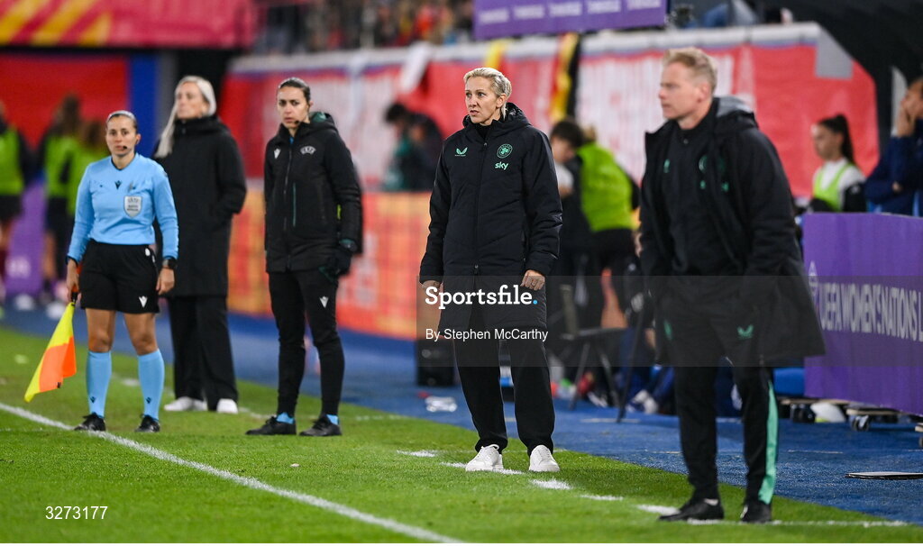 28 October 2025; Republic of Ireland head coach Carla Ward during the UEFA Women's Nations League A/B promotion/relegation play-off second leg match between Belgium and Republic of Ireland at The King Power At Den Dreef Stadium in Leuven, Belgium. Photo by Stephen McCarthy/Sportsfile
