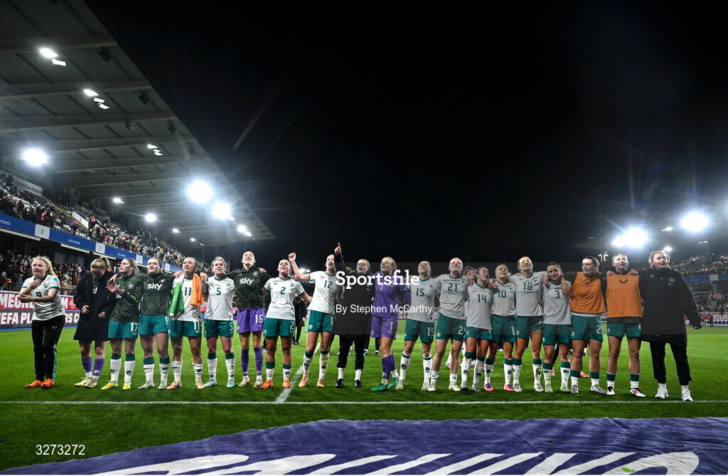 28 October 2025; Republic of Ireland players celebrate after the UEFA Women's Nations League A/B promotion/relegation play-off second leg match between Belgium and Republic of Ireland at The King Power At Den Dreef Stadium in Leuven, Belgium. Photo by Stephen McCarthy/Sportsfile