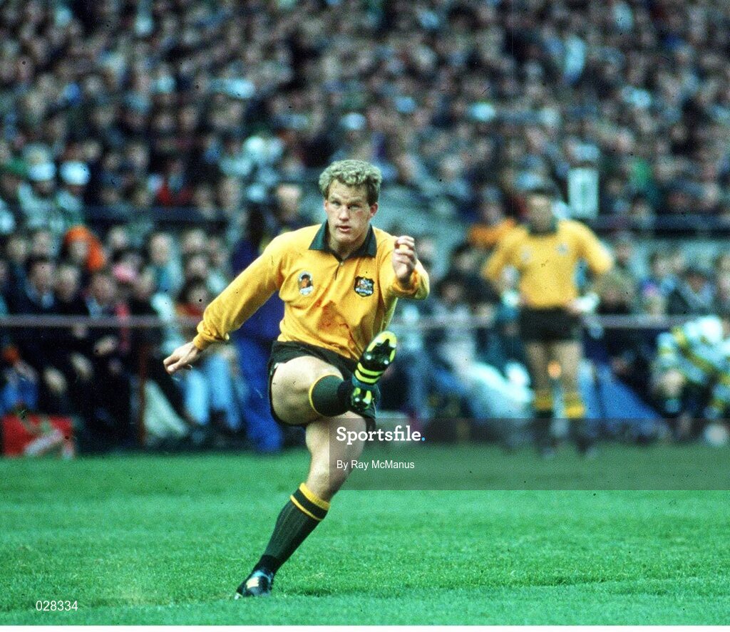 20 October 1991; Michael Lynagh, Australia. Rugby World Cup 1991, Quarter Final, Ireland v Australia, Lansdowne Road, Dublin. Picture credit: Ray McManus / SPORTSFILE