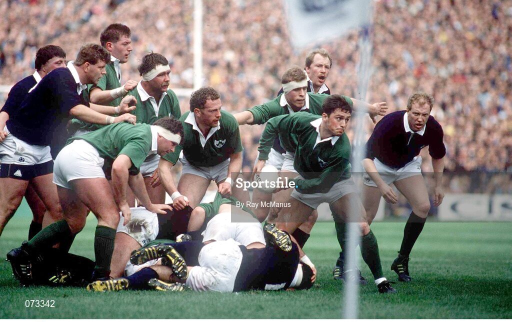 16 March 1991; Ireland scrum-half Rob Saunders in action  against Scotland. Five Nations Championship 1991, Scotland v Ireland, Murrayfield, Edinburgh, Scotland. Rugby. Picture credit: Ray McManus / SPORTSFILE