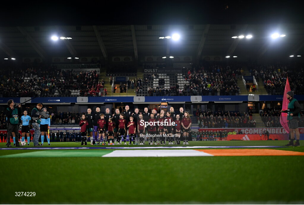 28 October 2025; The Republic of Ireland team, from left, Katie McCabe, goalkeeper Grace Moloney, Jessie Stapleton, Chloe Mustaki, Caitlin Hayes, Aoife Mannion, Ruesha Littlejohn, Denise O’Sullivan, Marissa Sheva, Kyra Carusa and Emily Murphy before the UEFA Women's Nations League A/B promotion/relegation play-off second leg match between Belgium and Republic of Ireland at The King Power At Den Dreef Stadium in Leuven, Belgium. Photo by Stephen McCarthy/Sportsfile