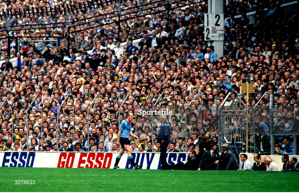 22 September 1985; Brian Mullins of Dublin walks by Dublin manager Kevin Heffernan as he leaves the pitch for the last time upon being substituted during the All Ireland Senior Football Championship Final match between Kerry and Dublin at Croke Park, Dublin. Photo by Ray McManus/Sportsfile